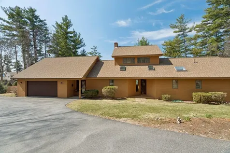 9 Umbrella Point Wolfeboro NH 03894