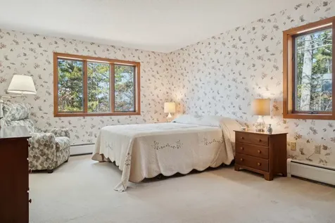 9 Umbrella Point Wolfeboro NH 03894
