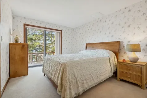 9 Umbrella Point Wolfeboro NH 03894