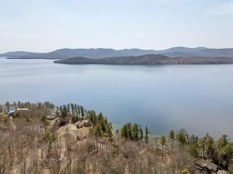 9 Umbrella Point Wolfeboro NH 03894