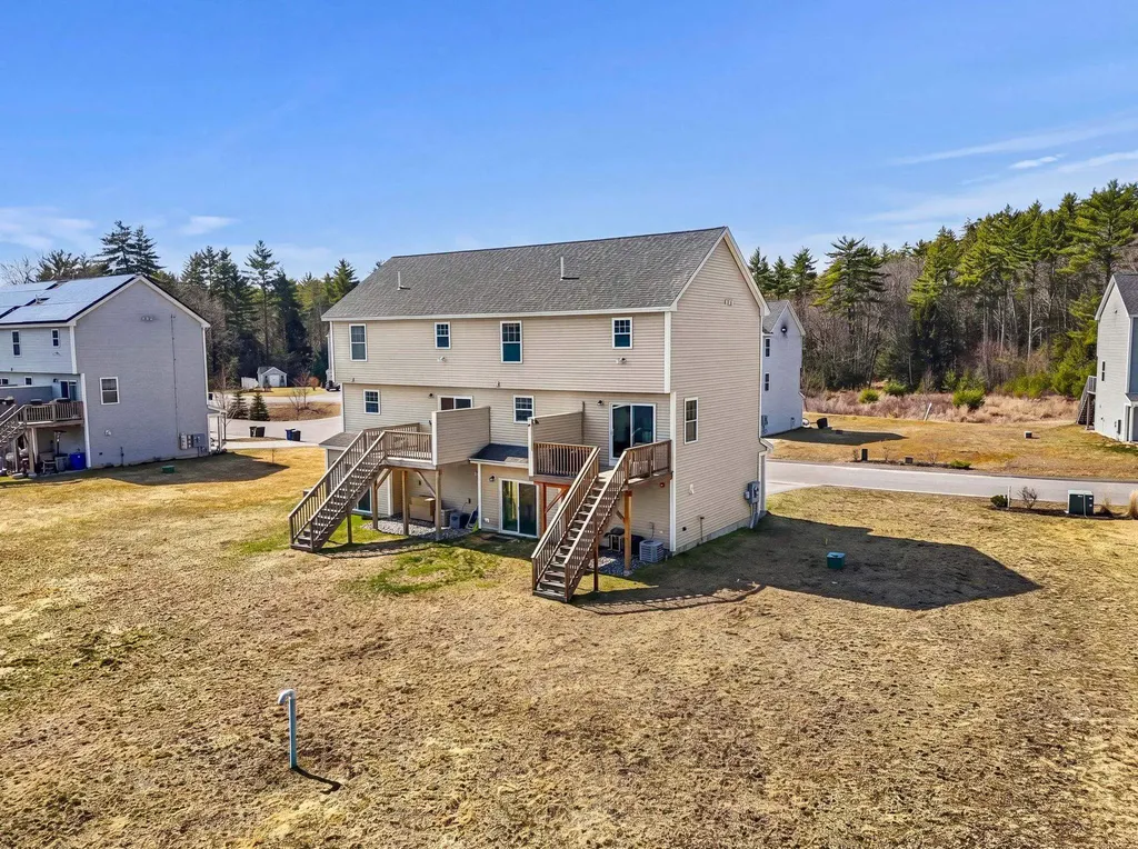 14 Waterford Drive Raymond NH 03077