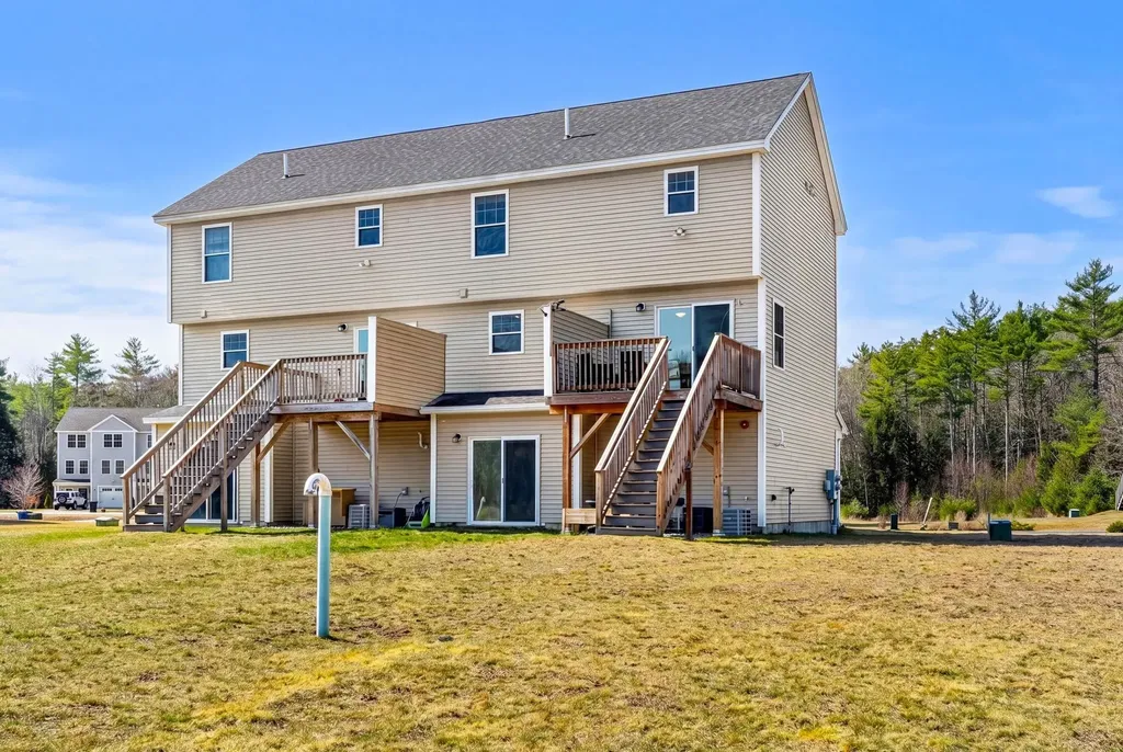 14 Waterford Drive Raymond NH 03077