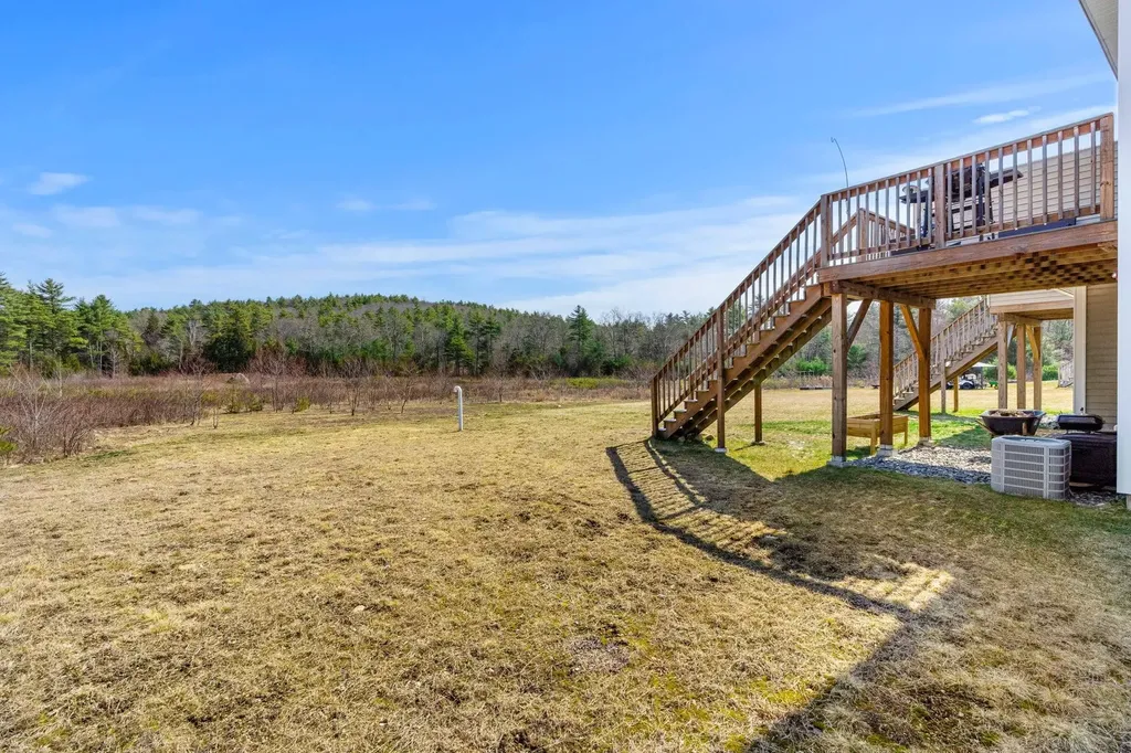 14 Waterford Drive Raymond NH 03077