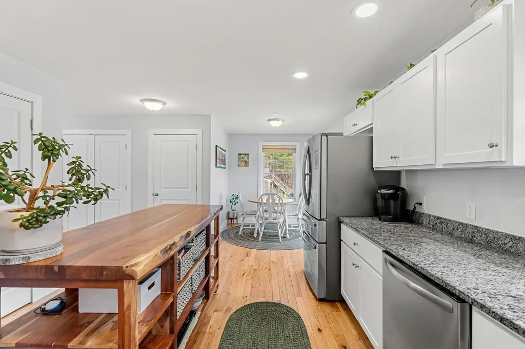 14 Waterford Drive Raymond NH 03077