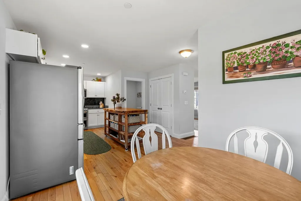 14 Waterford Drive Raymond NH 03077