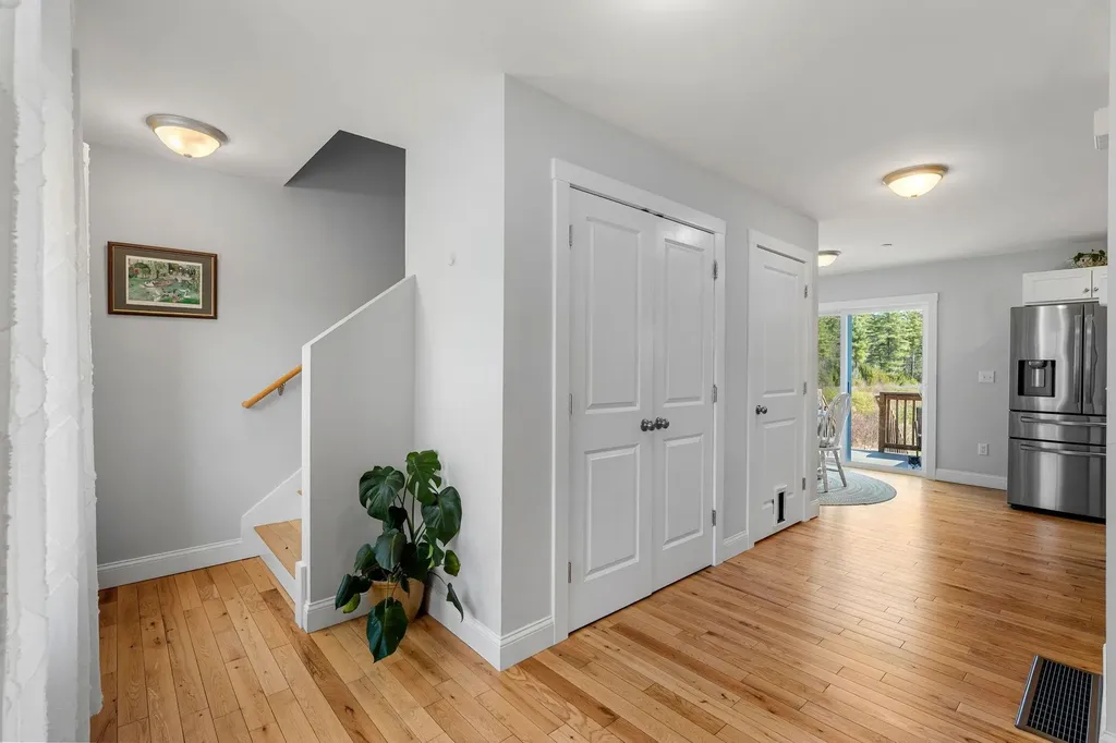 14 Waterford Drive Raymond NH 03077