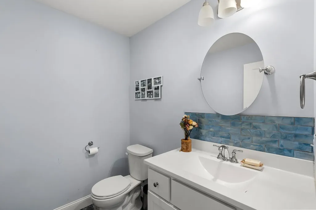 14 Waterford Drive Raymond NH 03077