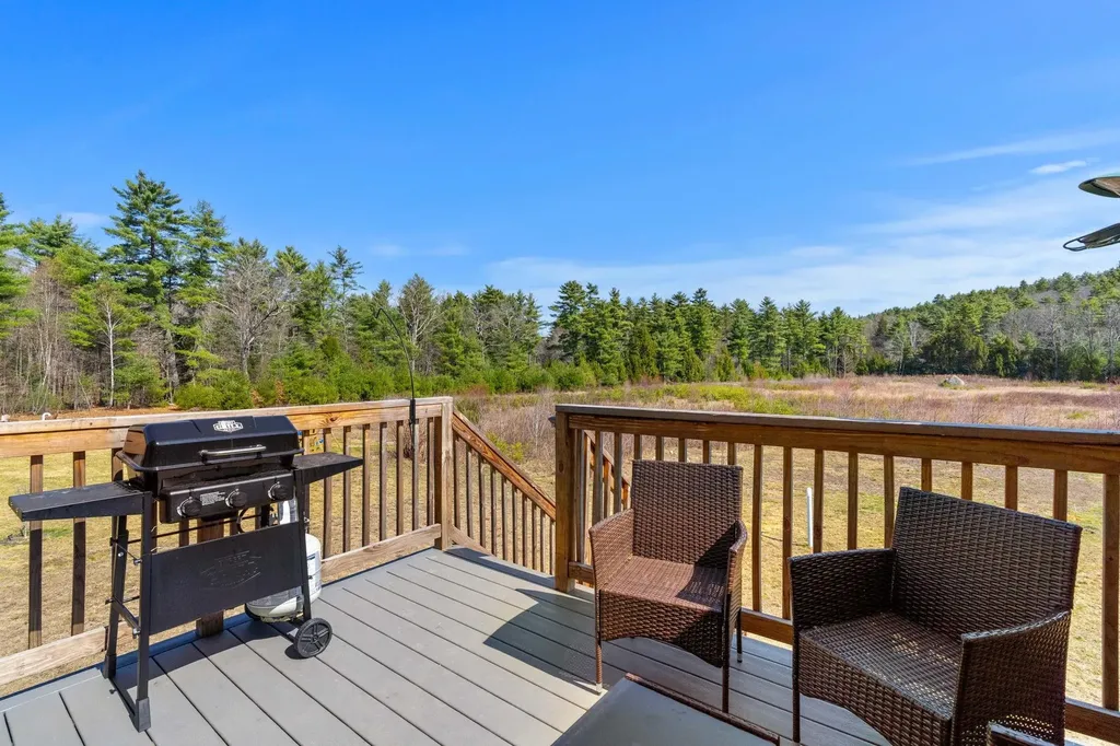 14 Waterford Drive Raymond NH 03077