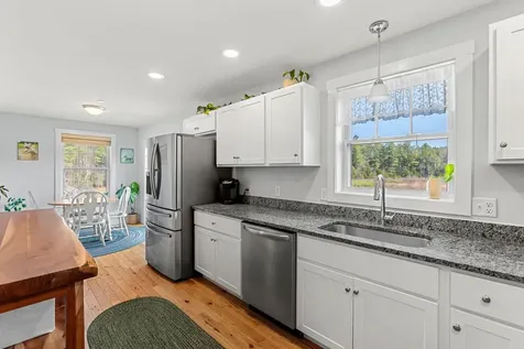 14 Waterford Drive Raymond NH 03077