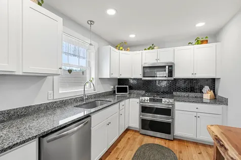14 Waterford Drive Raymond NH 03077