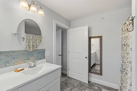 14 Waterford Drive Raymond NH 03077