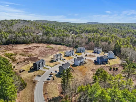 14 Waterford Drive Raymond NH 03077