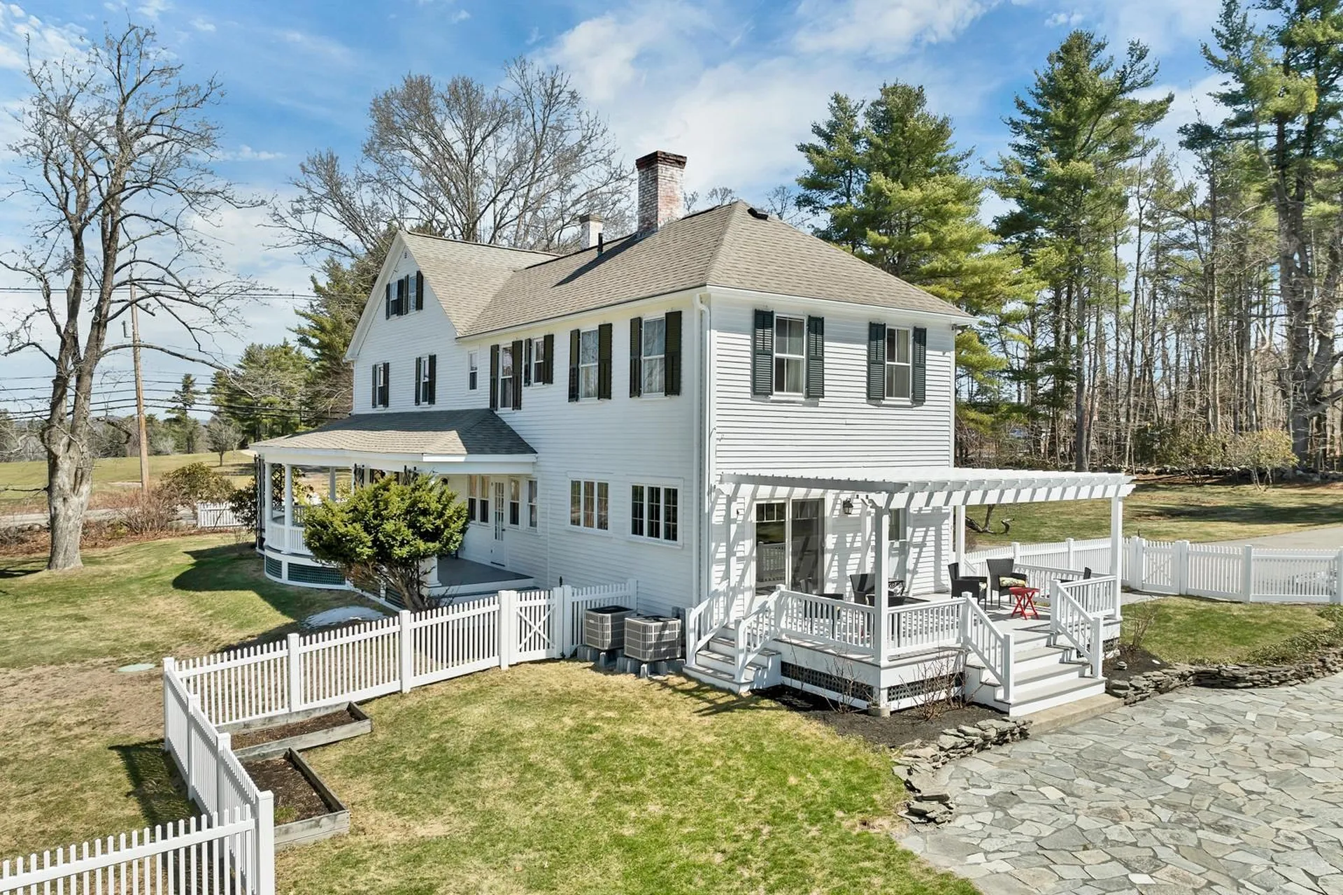 375 S Main Street Wolfeboro NH 03894