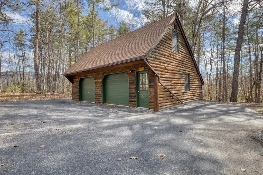 111 Pine River Path Effingham NH 03882