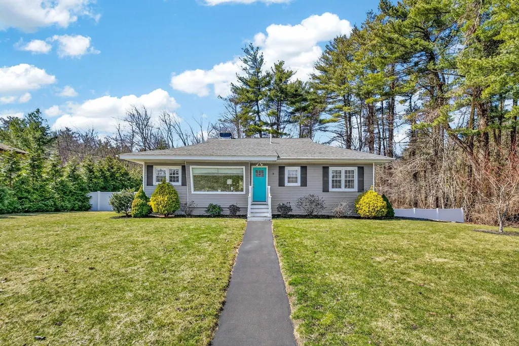 9 Dawson Avenue Salem NH 03079