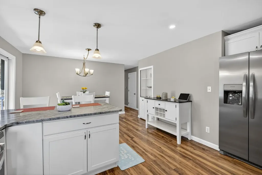 9 Dawson Avenue Salem NH 03079