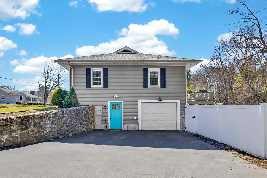 9 Dawson Avenue Salem NH 03079