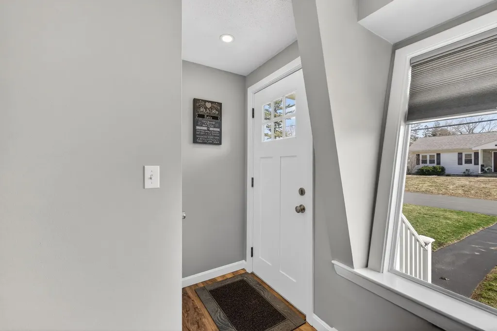 9 Dawson Avenue Salem NH 03079