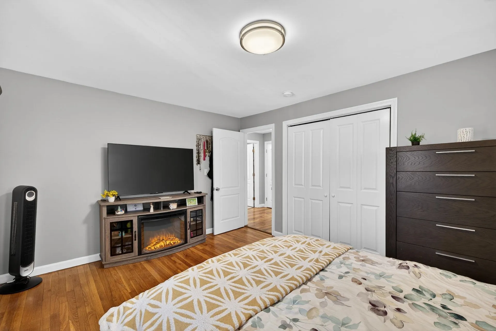 9 Dawson Avenue Salem NH 03079