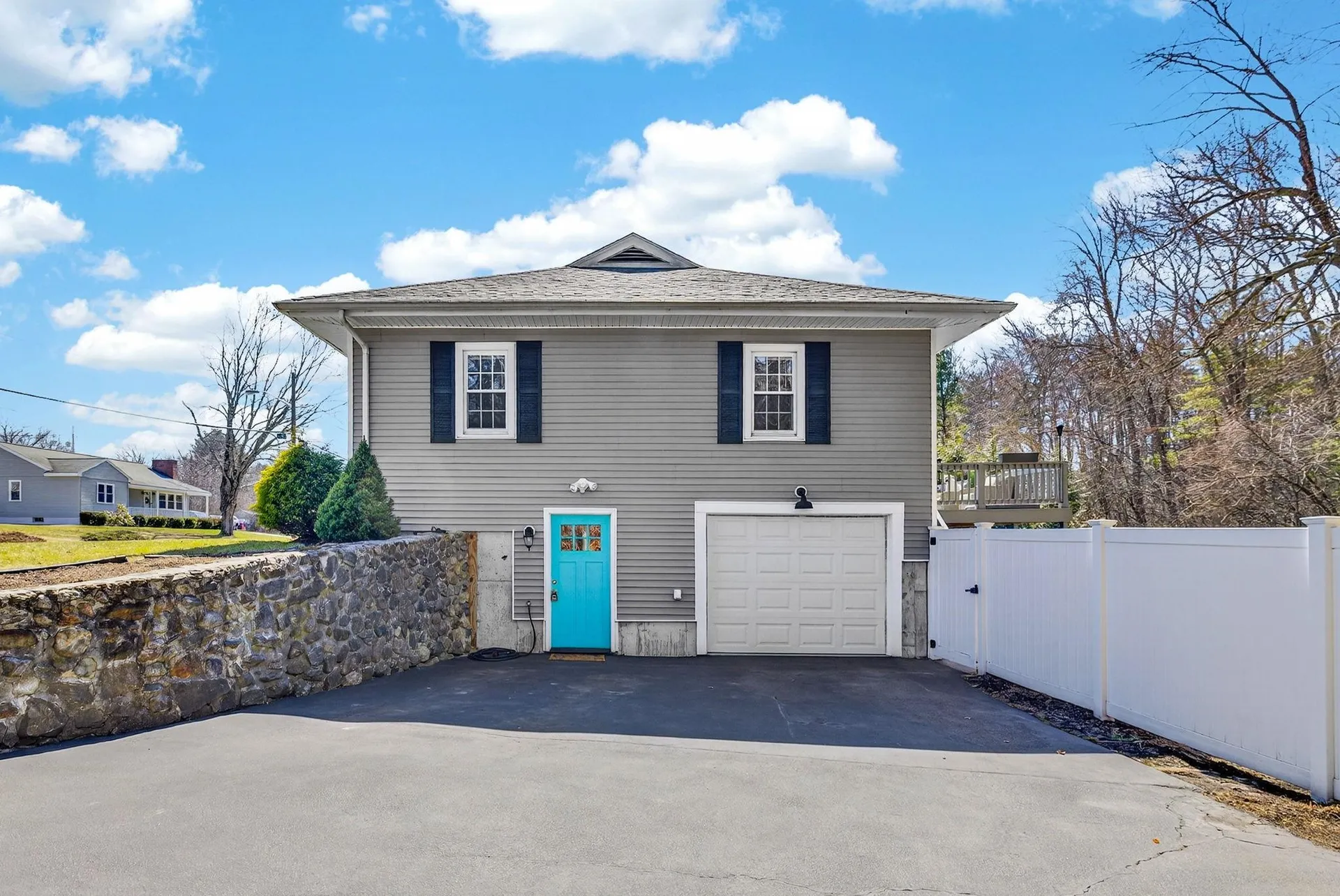 9 Dawson Avenue Salem NH 03079