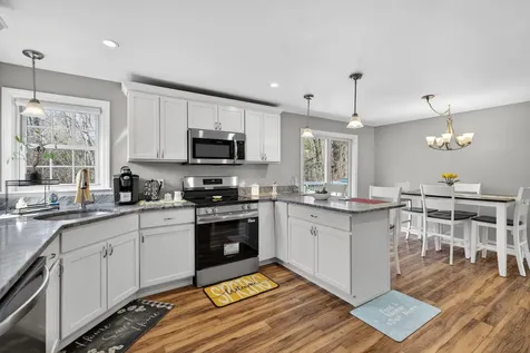 9 Dawson Avenue Salem NH 03079