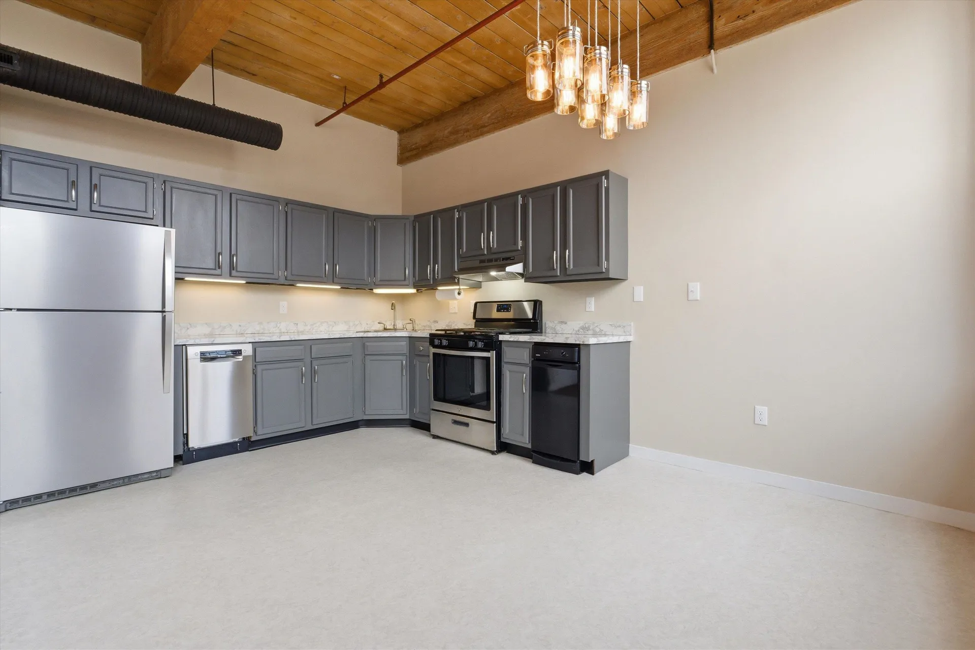 470 Silver Street Manchester NH 03103