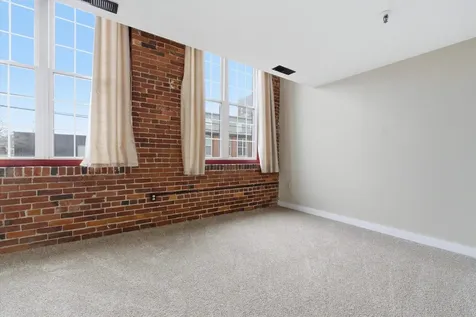 470 Silver Street Manchester NH 03103