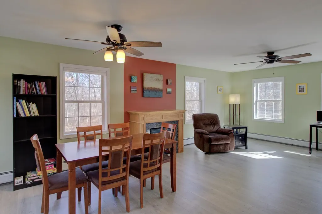 47 Lovers Lane Grand Isle VT 05458