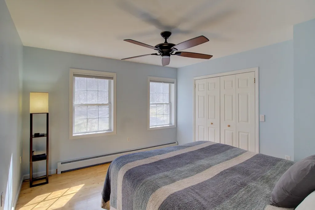 47 Lovers Lane Grand Isle VT 05458