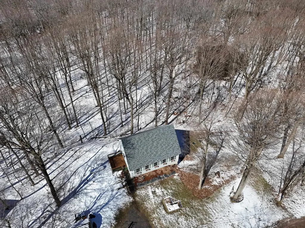 47 Lovers Lane Grand Isle VT 05458