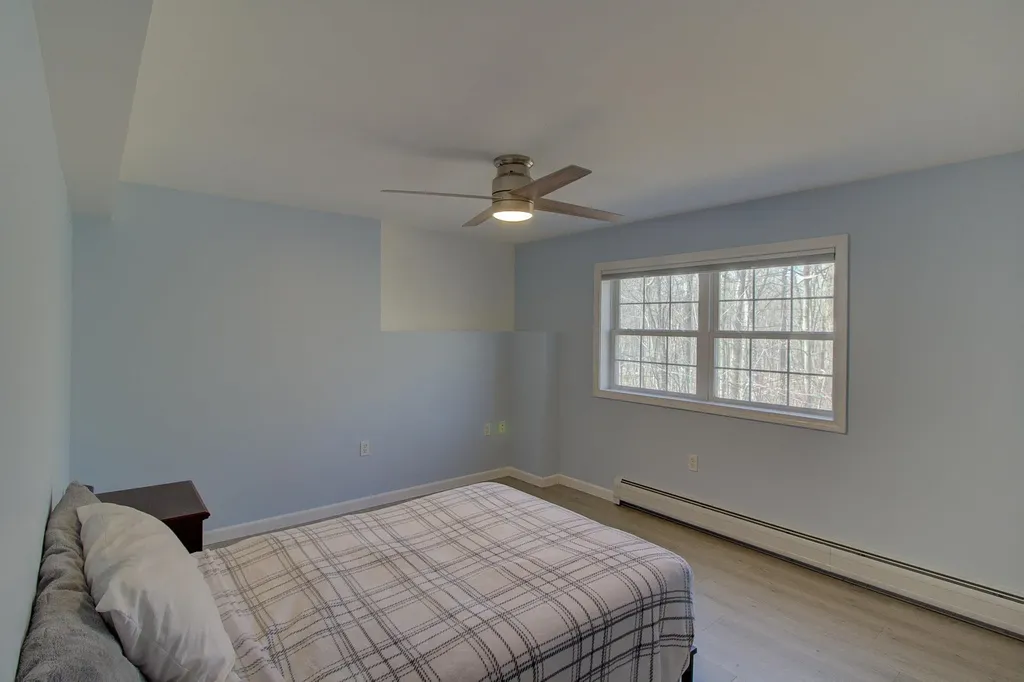 47 Lovers Lane Grand Isle VT 05458