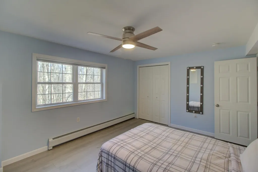 47 Lovers Lane Grand Isle VT 05458