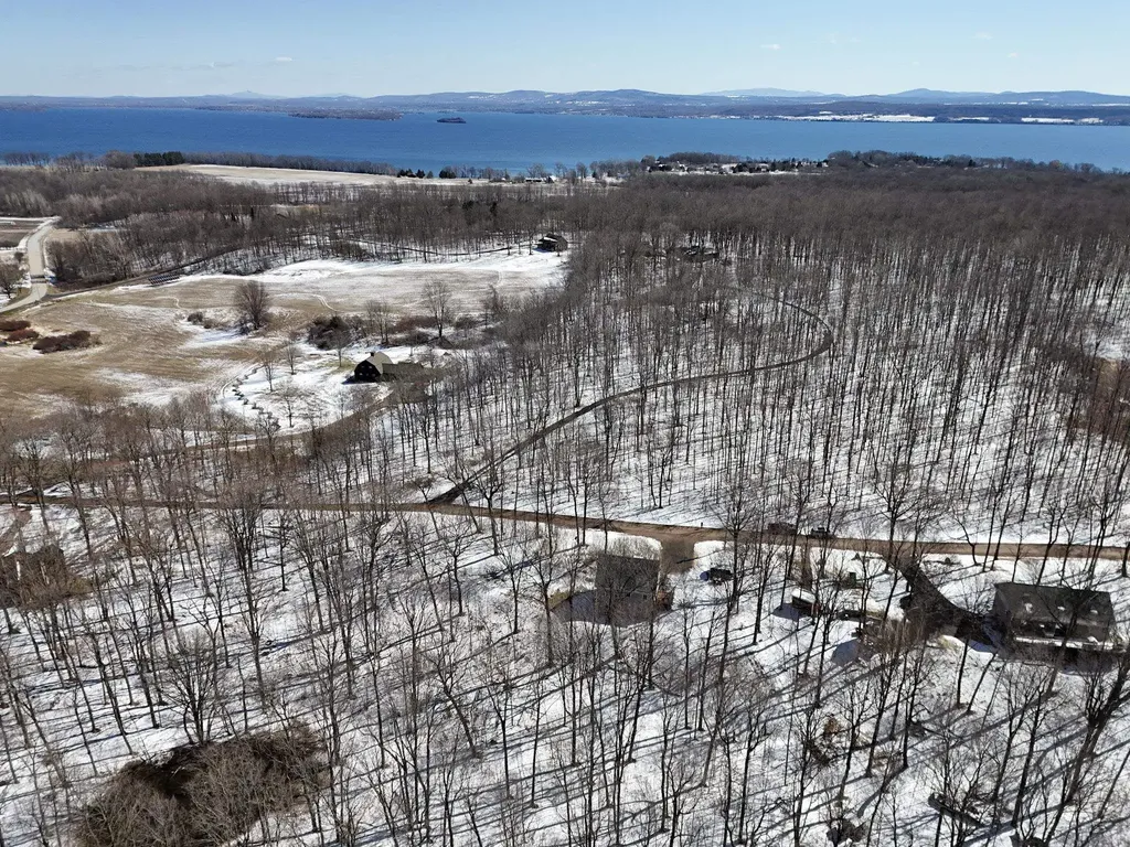 47 Lovers Lane Grand Isle VT 05458
