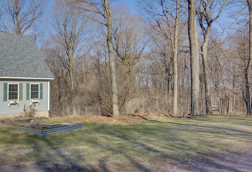 47 Lovers Lane Grand Isle VT 05458