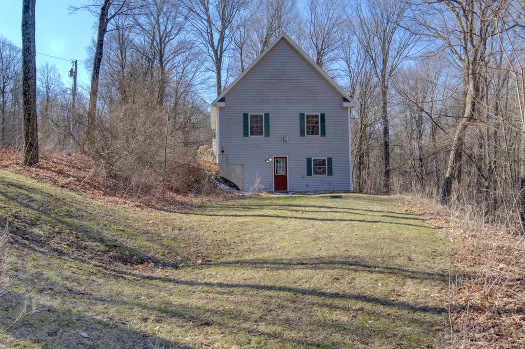 47 Lovers Lane Grand Isle VT 05458