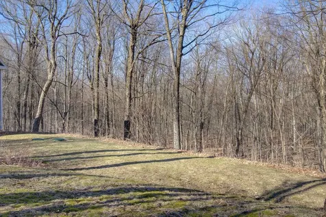 47 Lovers Lane Grand Isle VT 05458