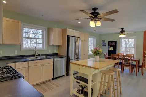 47 Lovers Lane Grand Isle VT 05458