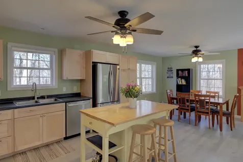 47 Lovers Lane Grand Isle VT 05458