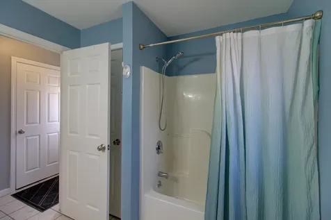 47 Lovers Lane Grand Isle VT 05458
