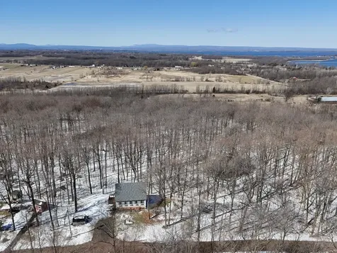 47 Lovers Lane Grand Isle VT 05458