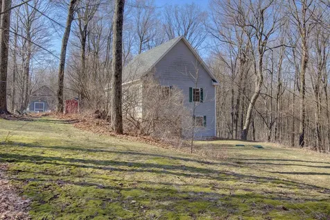 47 Lovers Lane Grand Isle VT 05458