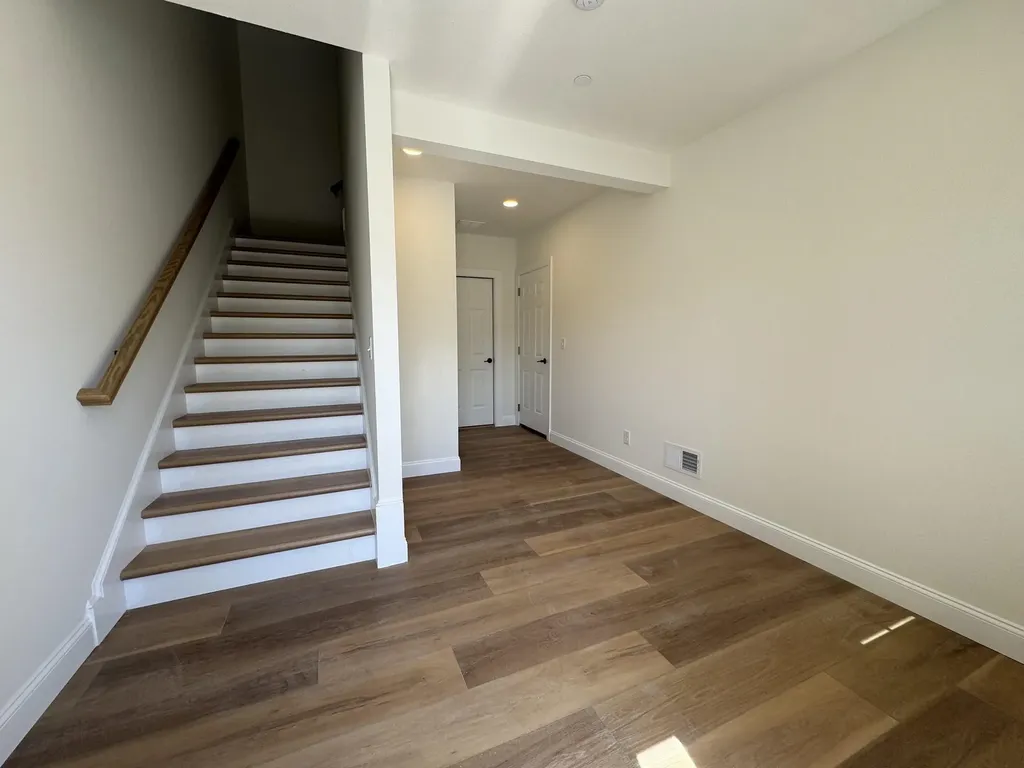 6B Dearborn Circle Goffstown NH 03045