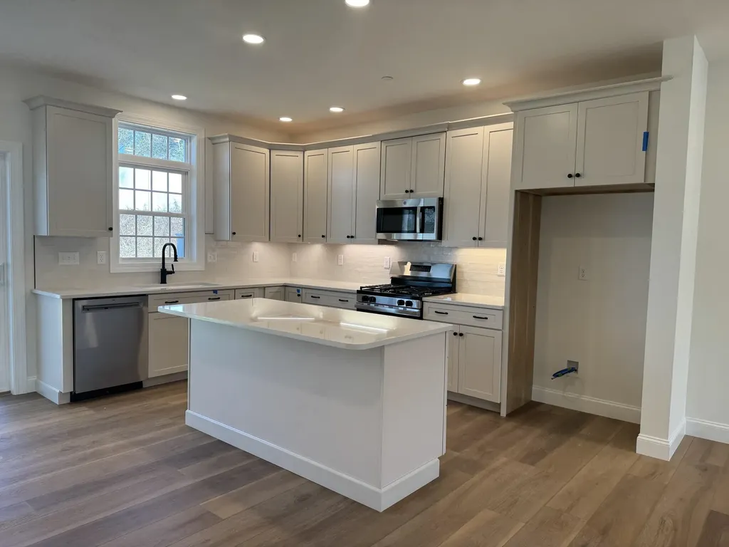 6B Dearborn Circle Goffstown NH 03045