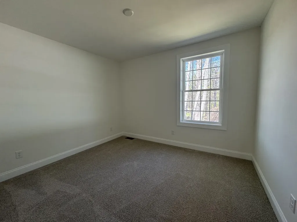 6B Dearborn Circle Goffstown NH 03045