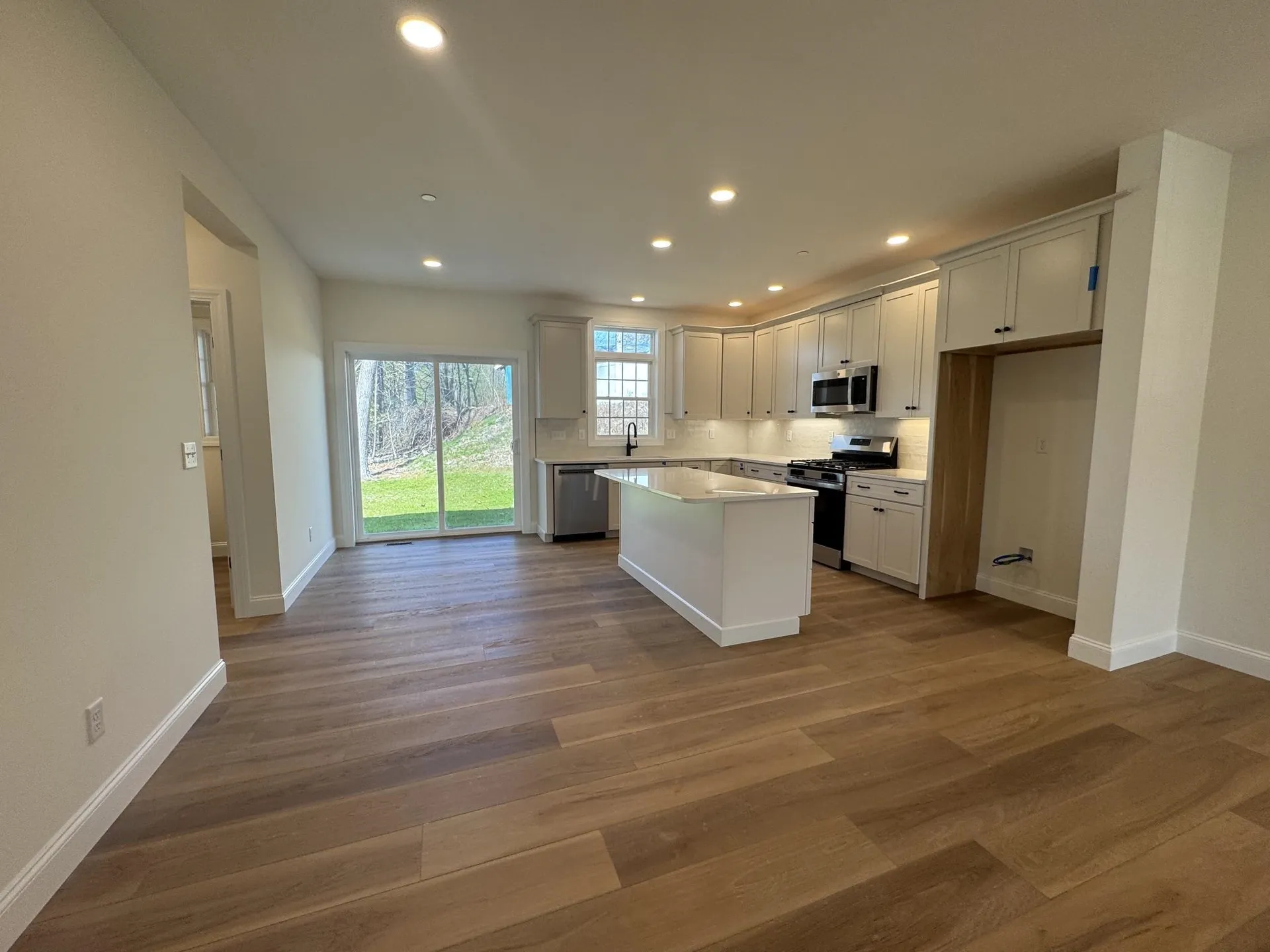 6B Dearborn Circle Goffstown NH 03045