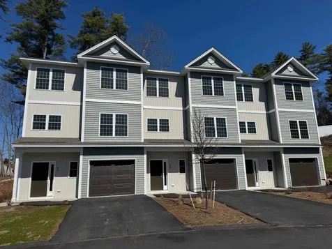 6B Dearborn Circle Goffstown NH 03045