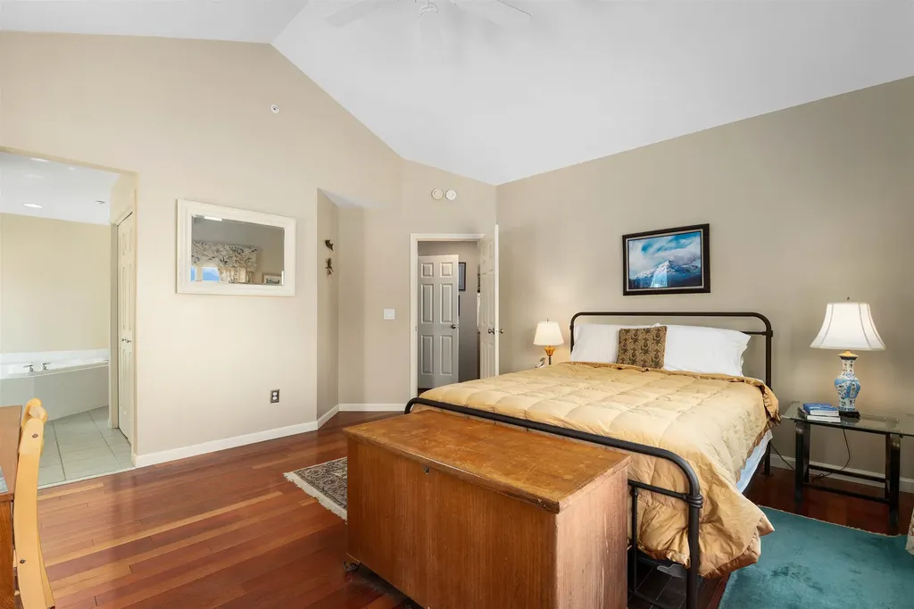 18 Falcon Way Hales Location NH 03860