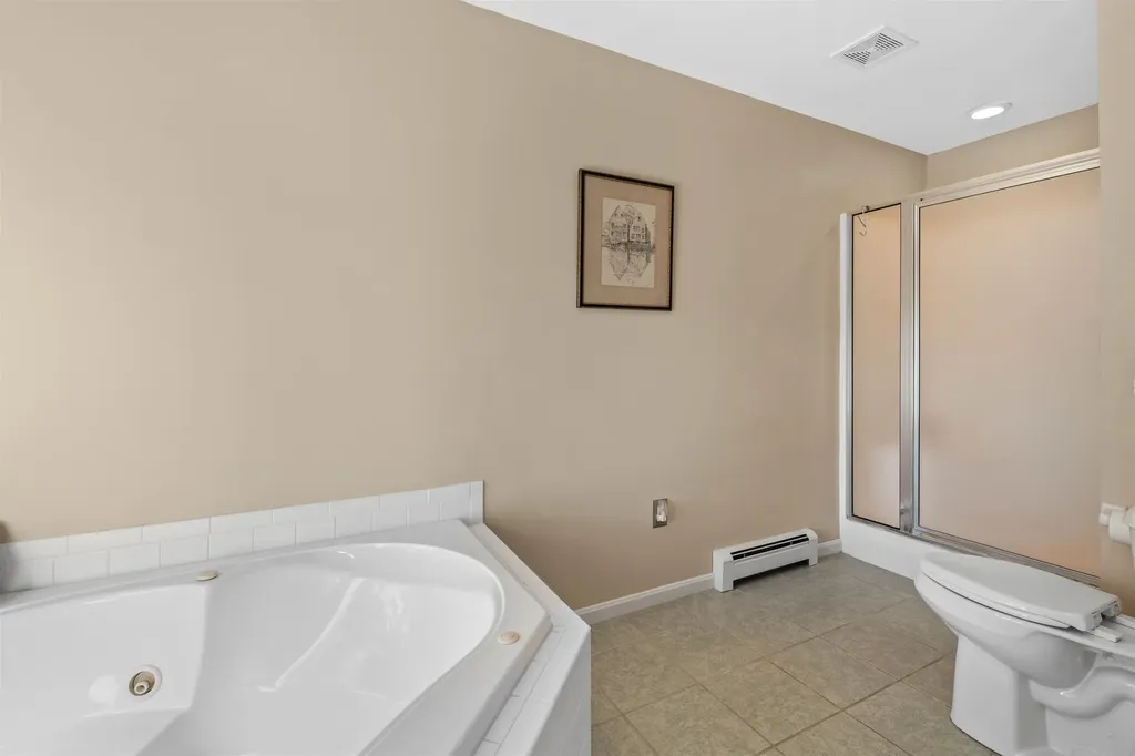 18 Falcon Way Hales Location NH 03860