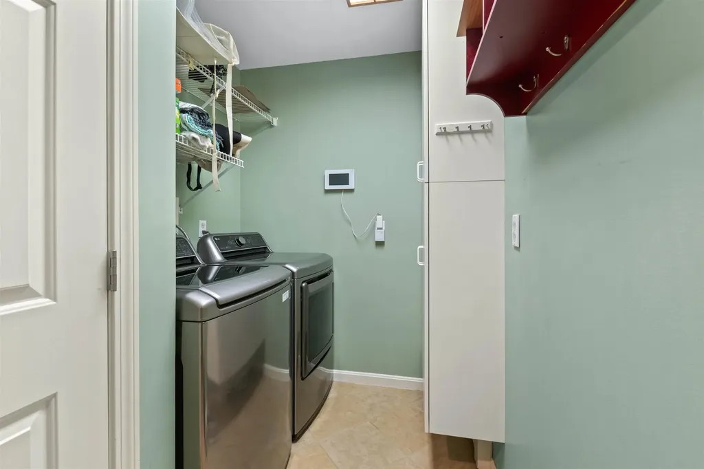 18 Falcon Way Hales Location NH 03860