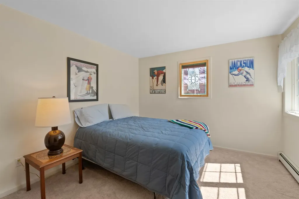 18 Falcon Way Hales Location NH 03860